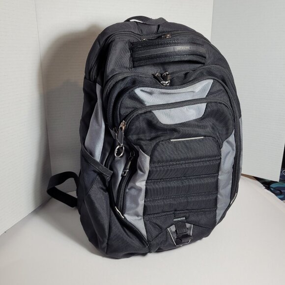 Samsonite UBX Commuter Business Laptop Backpack Black Gray 18" - Picture 4 of 14